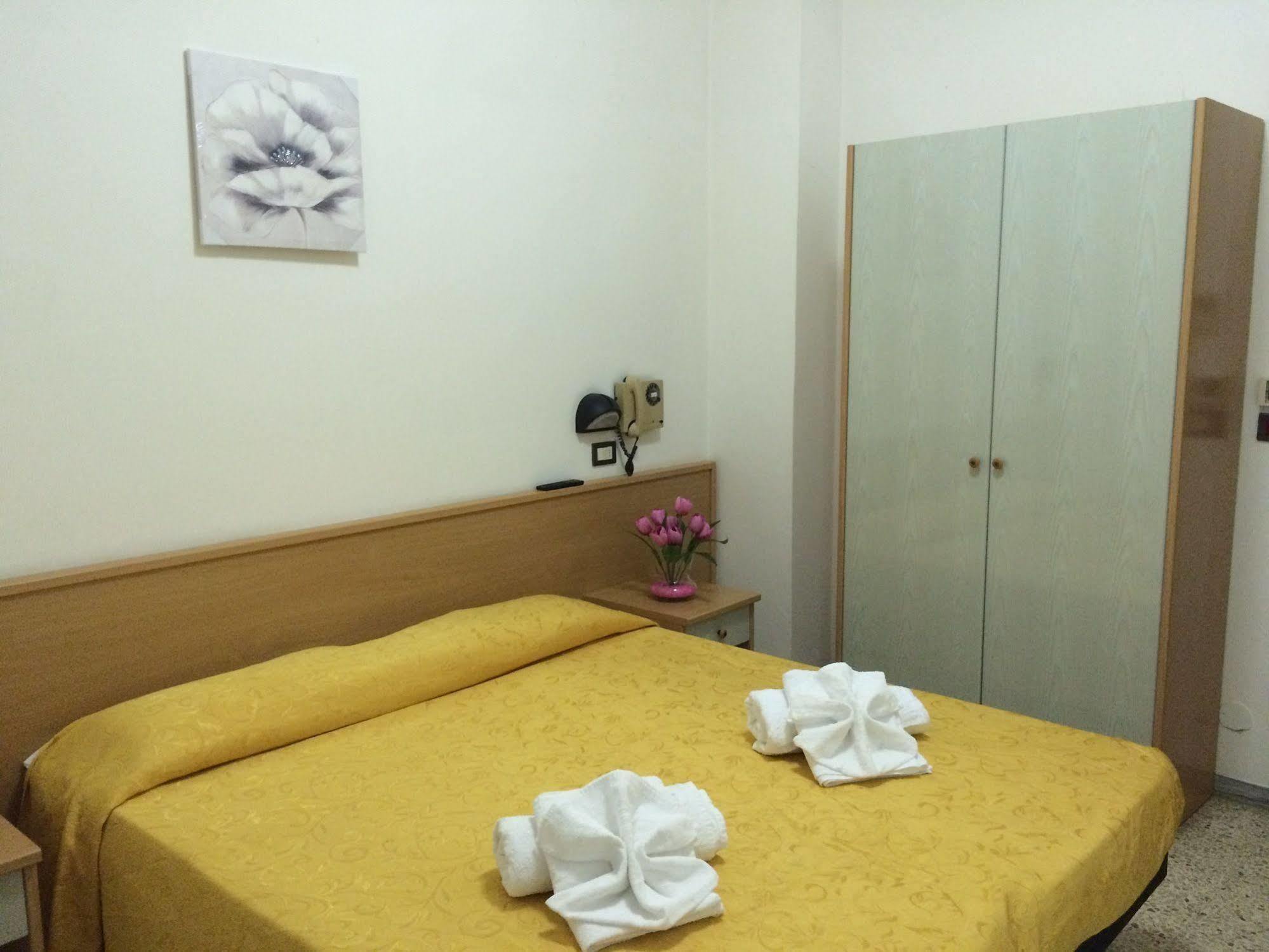 Hotel Euromar リミニ エクステリア 写真